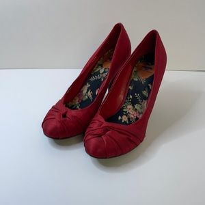 Red high heels pumps